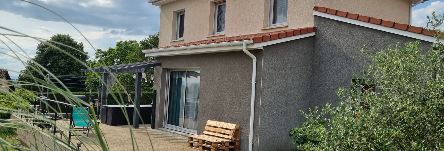 Maison 5 Pièces 109 m² à vendre à Haute-Rivoire (69610)