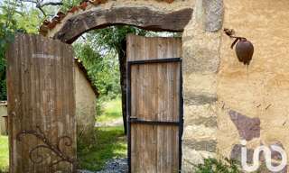 Maison 11 Pièces 470 m² à vendre à Bussière-Badil (24360)