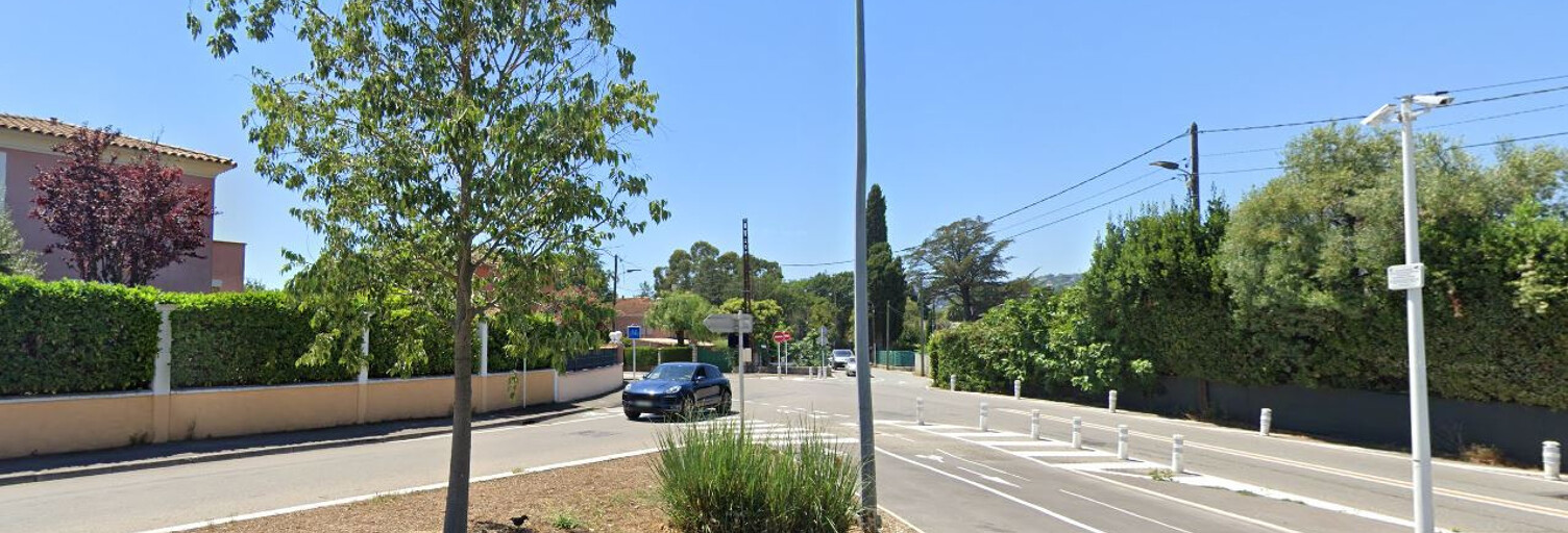 Garage  192 m² à vendre à Antibes (06600)