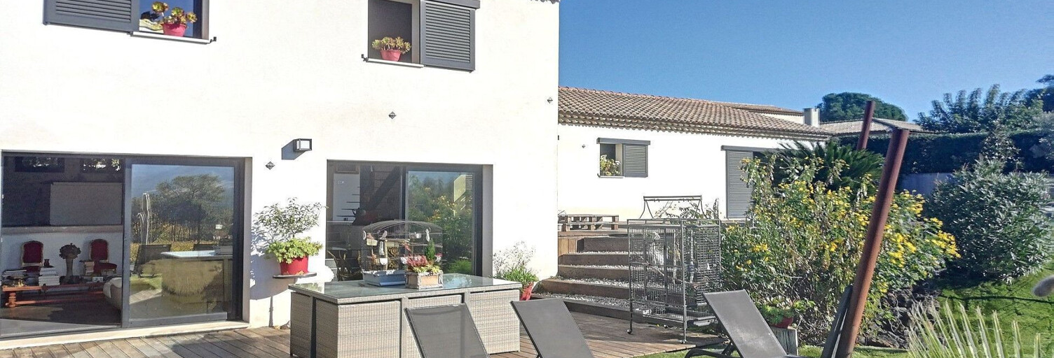 Maison 4 Pièces 154 m² à vendre à Le Plan-de-la-Tour (83120)