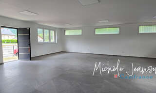 Commerce  106 m² à louer à Val-d'Arc (73220)