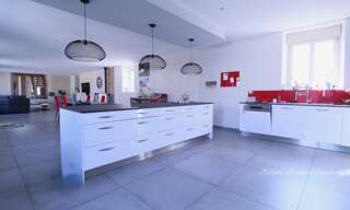 Maison 13 Pièces 250 m² à vendre à Saint-Hilaire-des-Loges (85240)