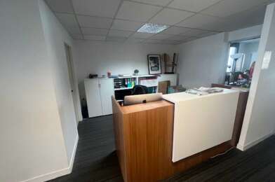Bureau  1200 €