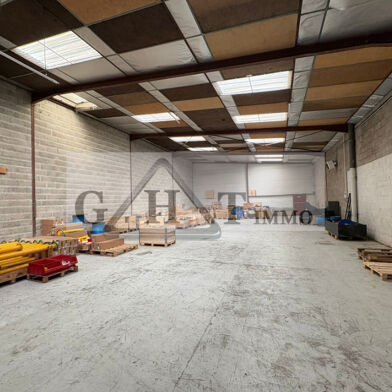 Local industriel  5300 €