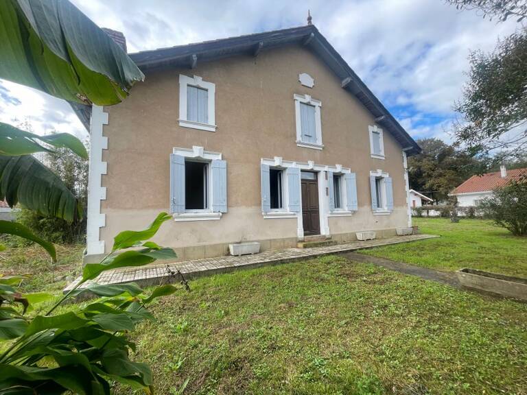   « Maison de caractère avec dépendance et T2 indépendant – Au calme — photo 1