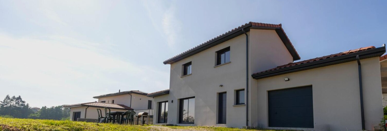 Maison 5 Pièces 121 m² à vendre à Chambost-Longessaigne (69770)