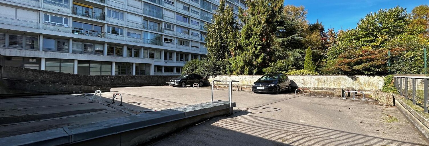 Garage   m² à louer à Angers (49100)