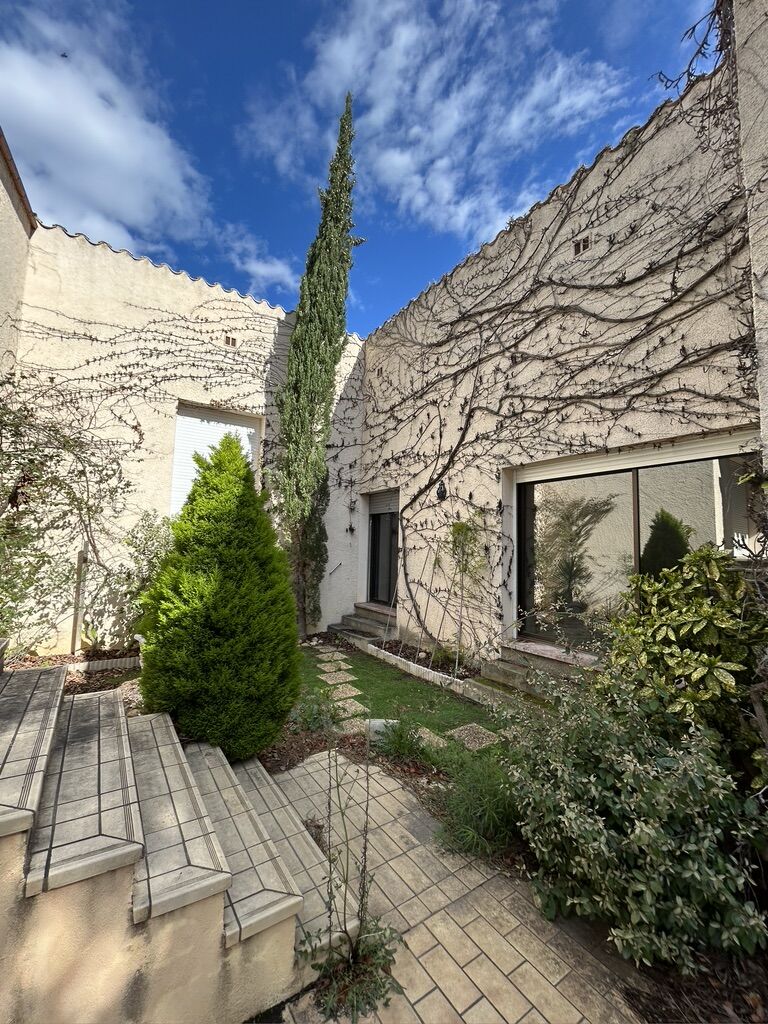 Villa / Maison  T6 à vendre Soler (Le) 66270