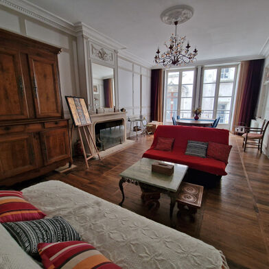 Appartement 8 pièces 328000 €