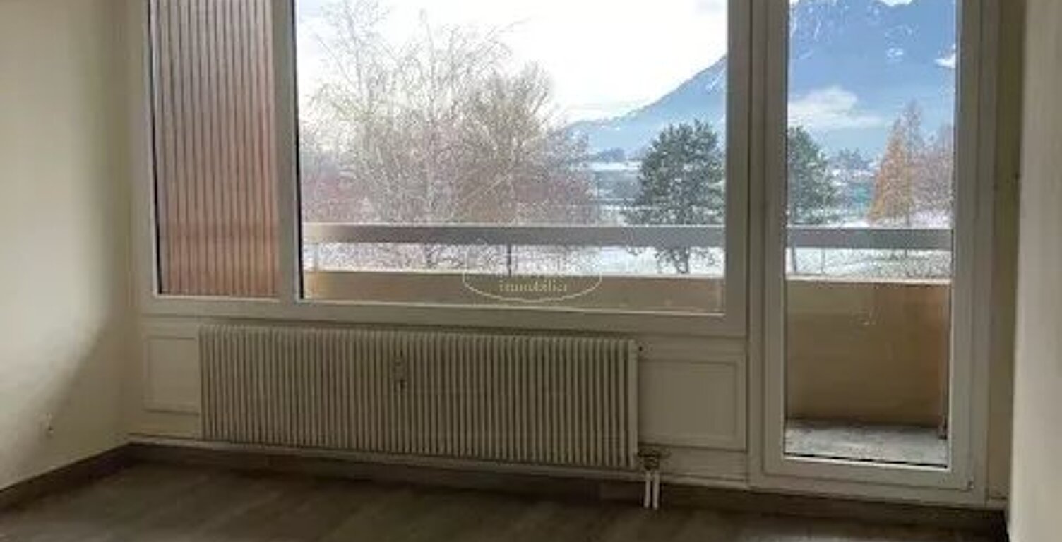 Appartement à Cluses — photo 1