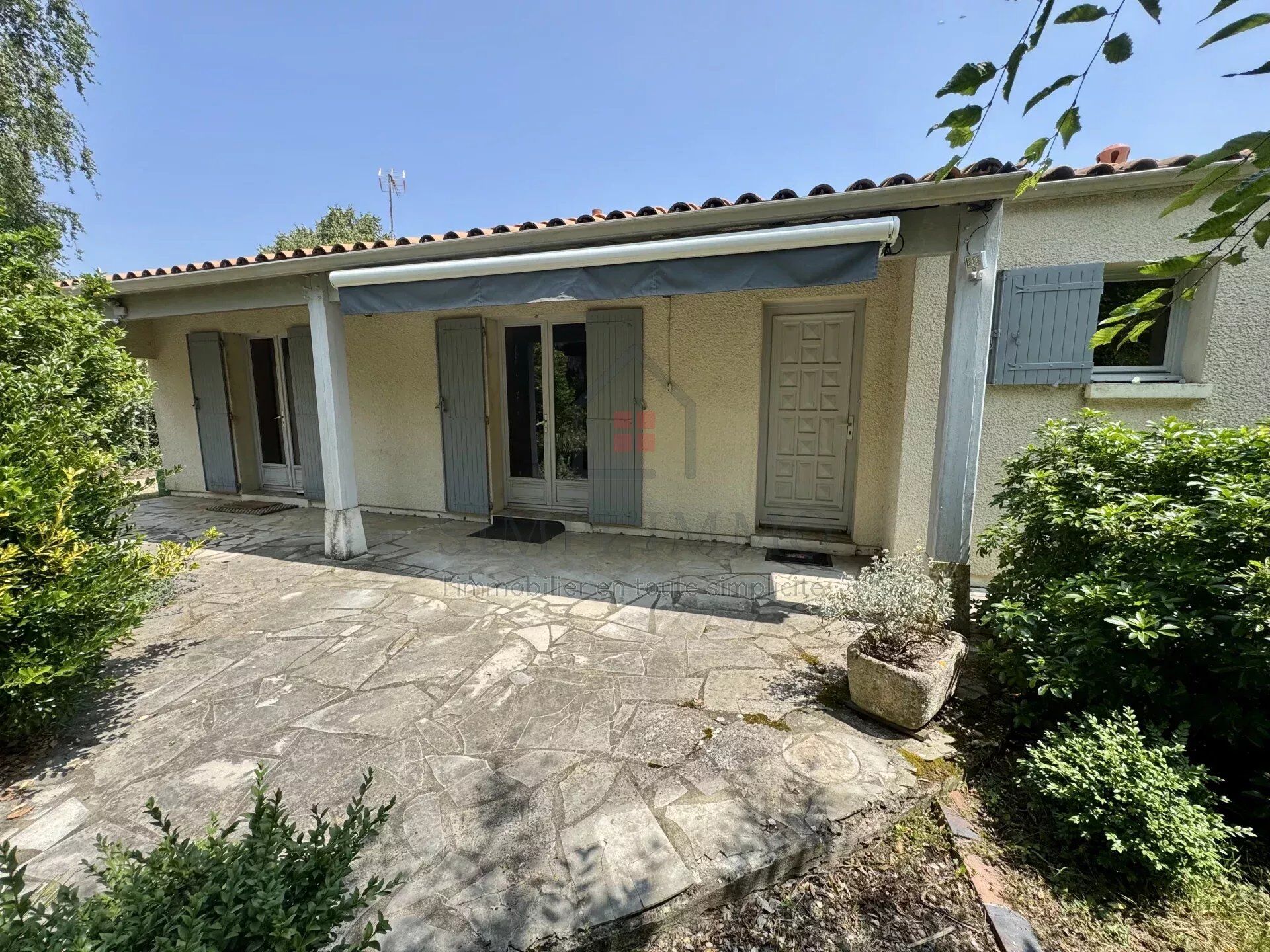 Villa / Maison  T6 à vendre Saint-Hippolyte 17430