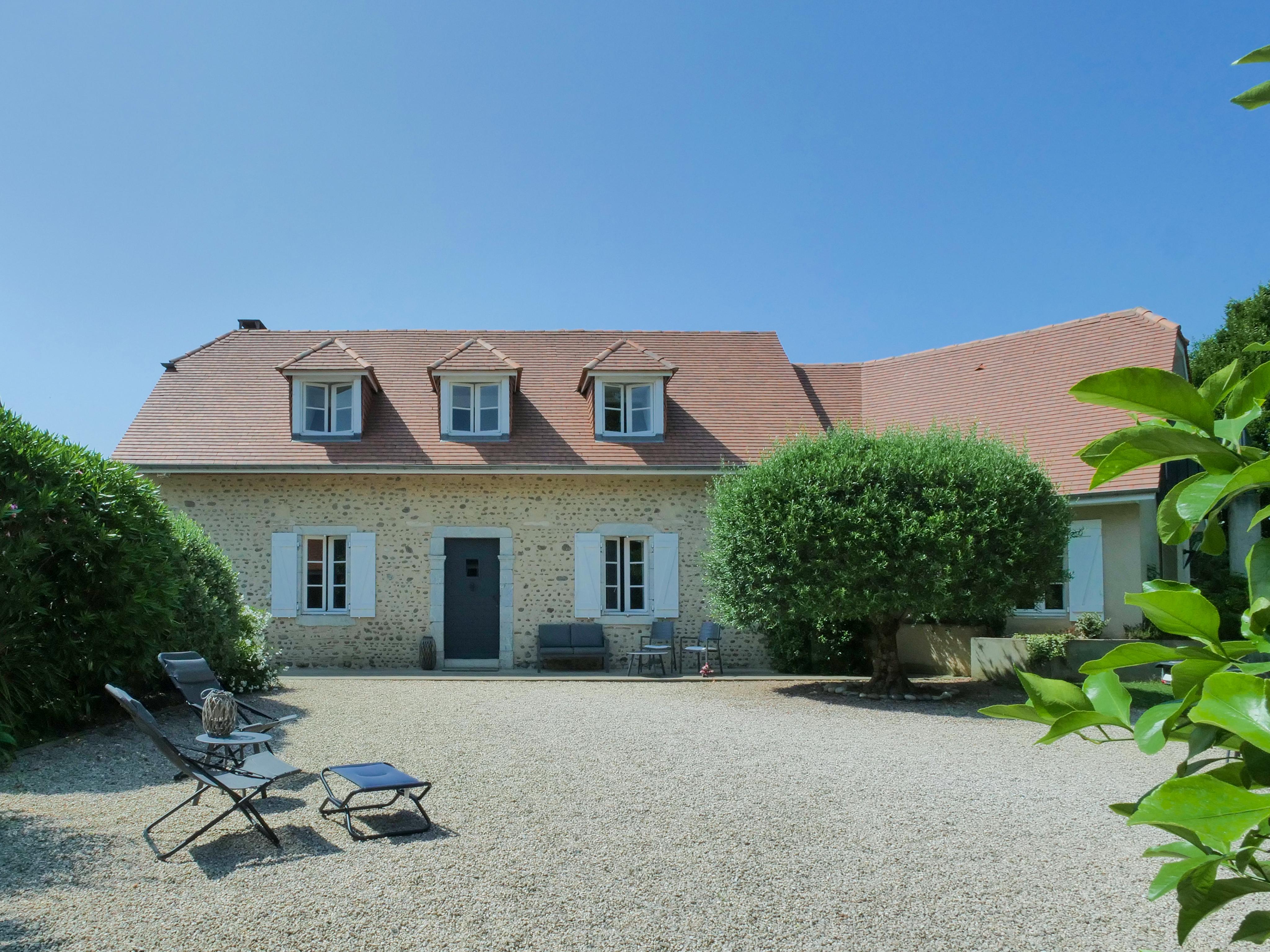 Maison de Village   T7 à vendre Denguin 64230