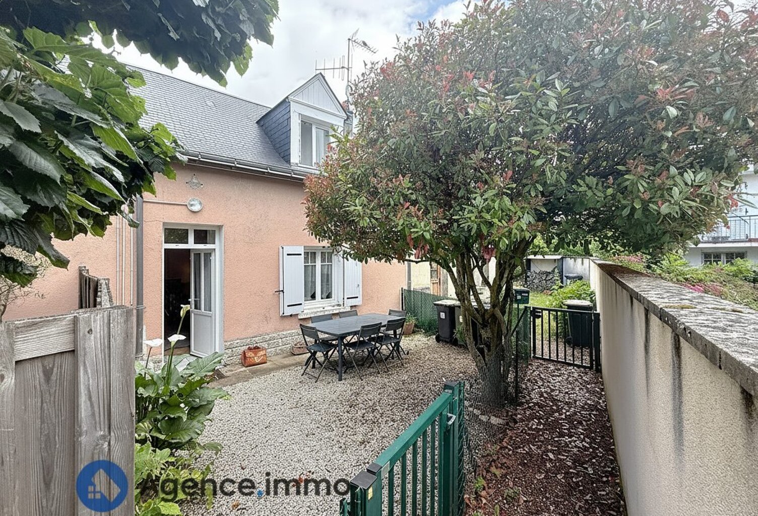 CHARMANTE MAISON DE VILLE — photo 1