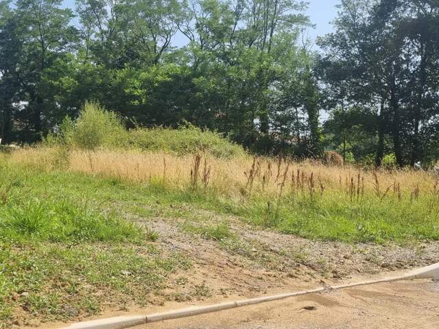TERRAIN CONSTRUCTIBLE 897 m² POUILLON — photo du bien