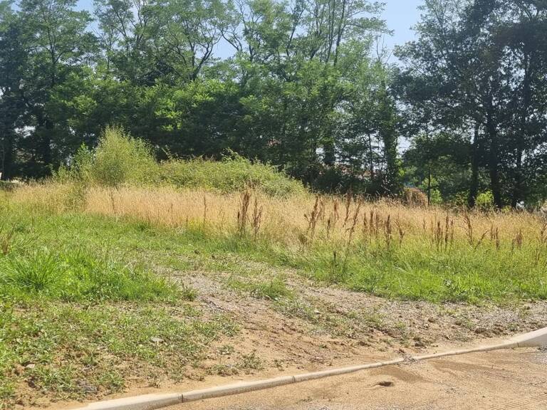 TERRAIN CONSTRUCTIBLE 897 m² POUILLON — photo 1