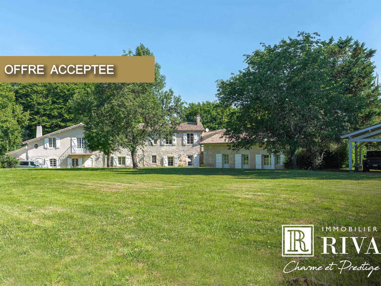 PROPRIETE EN PIERRE - 420 M2 HAB - 8 HECTARES - RARE — photo 1