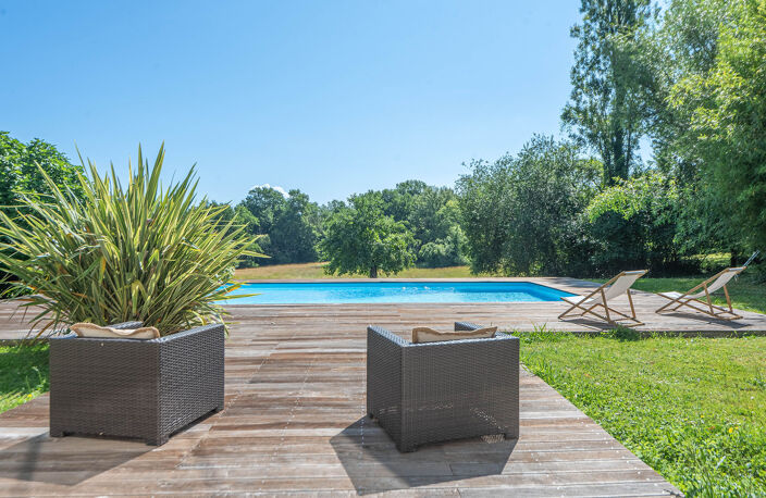 PROPRIETE EN PIERRE - 420 M2 HAB - 8 HECTARES - RARE — photo 2