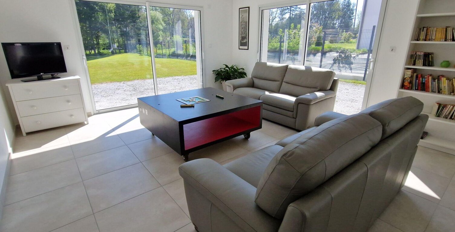 Immeuble - 219m² - La Roche-sur-Yon — photo 1