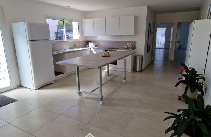 Immeuble - 219m² - La Roche-sur-Yon — photo 3