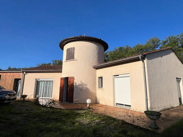 Maison avec dépendance, piscine et bois près de Villeréal — photo du bien