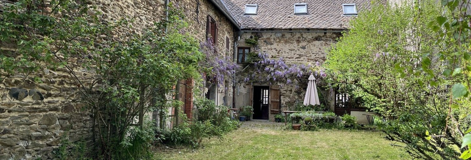 Commerce  361 m² à vendre à Bourg-Lastic (63760)