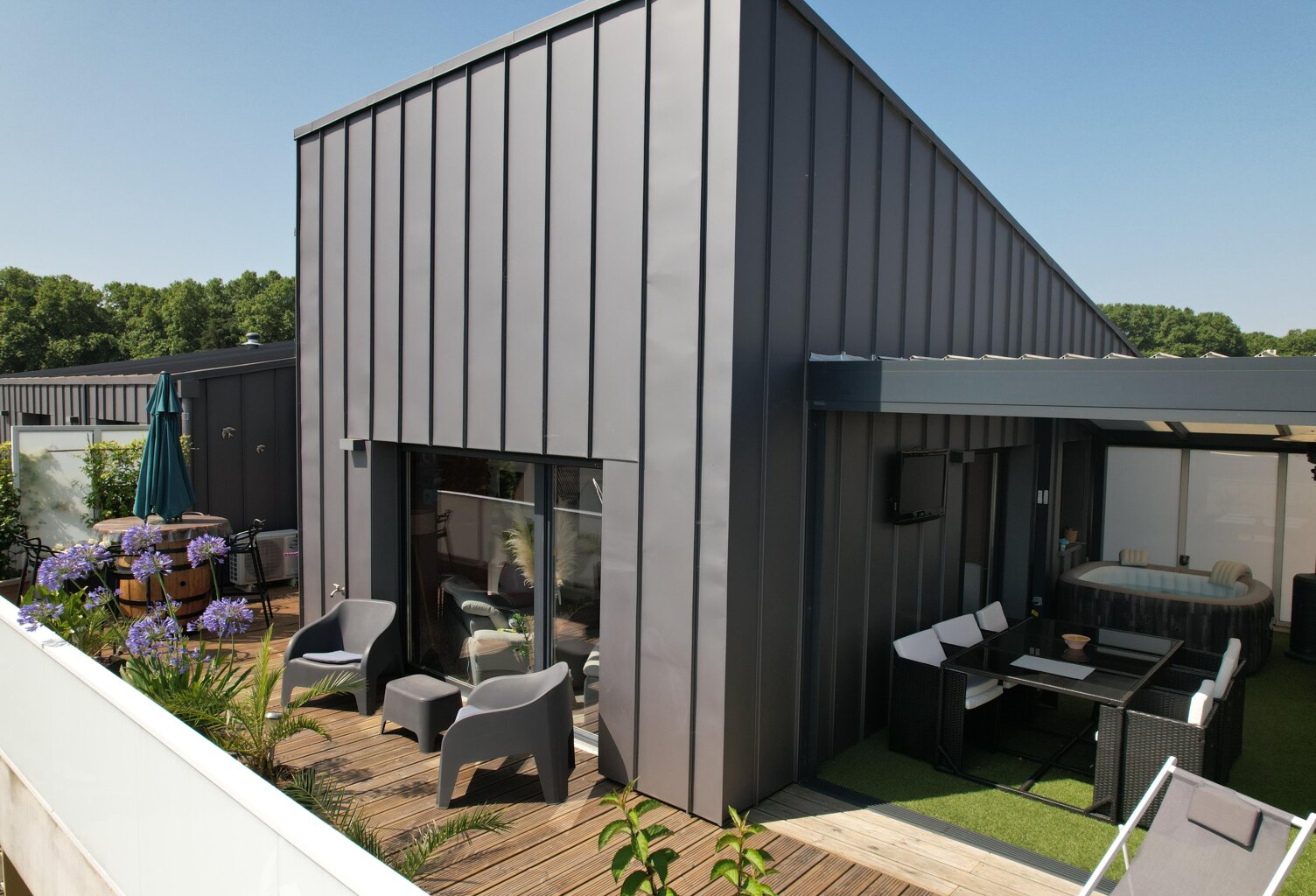 MAISON-APPARTEMENT TERRASSE JARDIN AU-DESSUS DES TOITS DE TOULOUSE CENTRE — photo 1