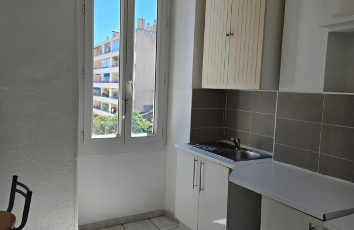 T1  4EME ARRONDISSEMENT — photo 4