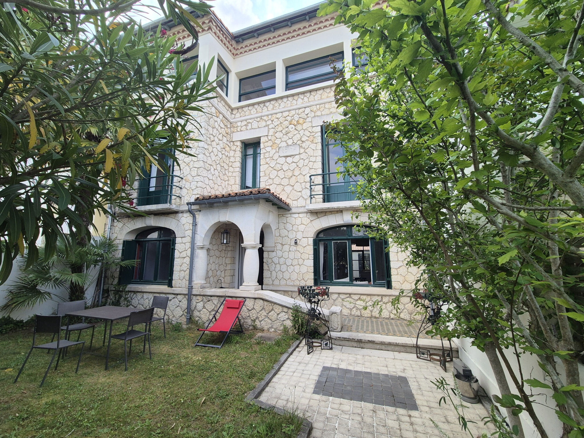 Villa / Maison  T12 à vendre Royan 17200
