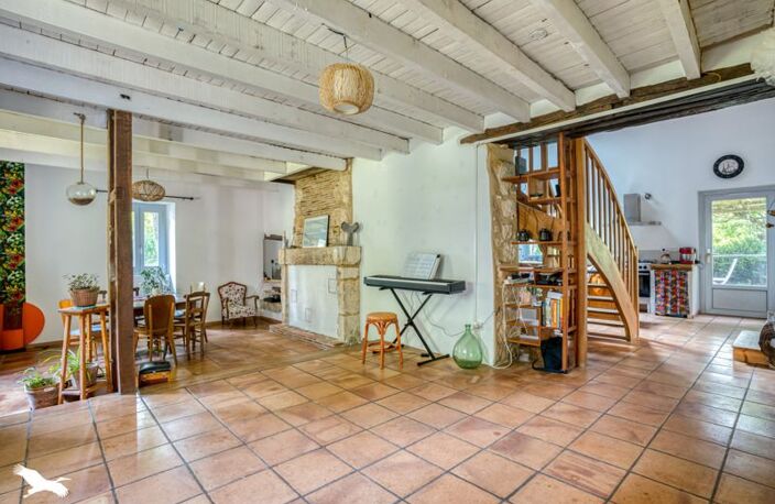 Maison en pierre de 5 pièces principales — photo 2