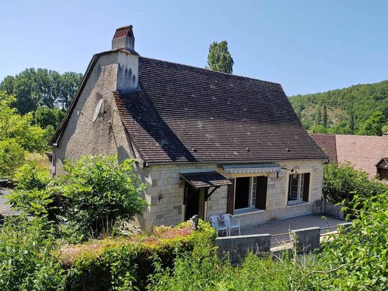 Maison en pierre de 4 pièces principales — photo 1