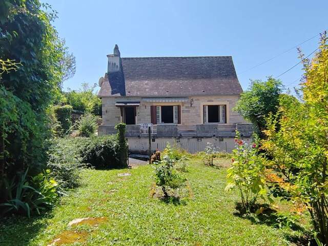 Maison en pierre de 4 pièces principales — photo du bien