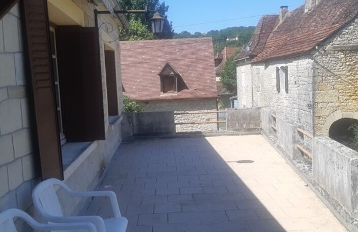Maison en pierre de 4 pièces principales — photo 3