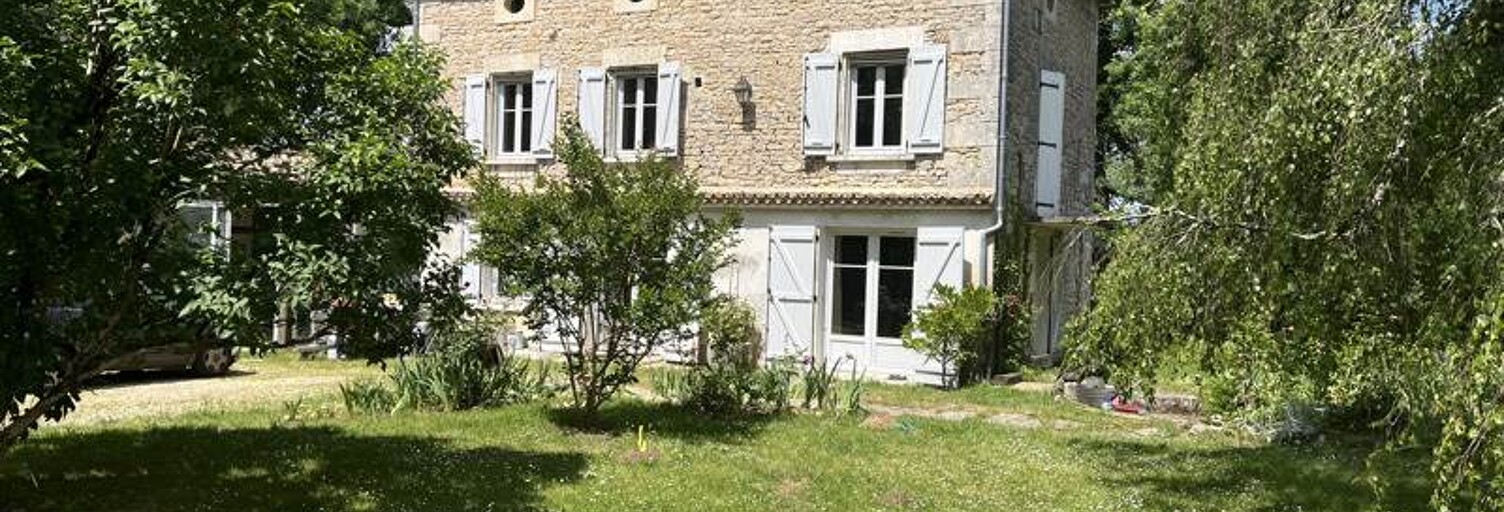 Maison 7 Pièces 271 m² à vendre à Montbron (16220)