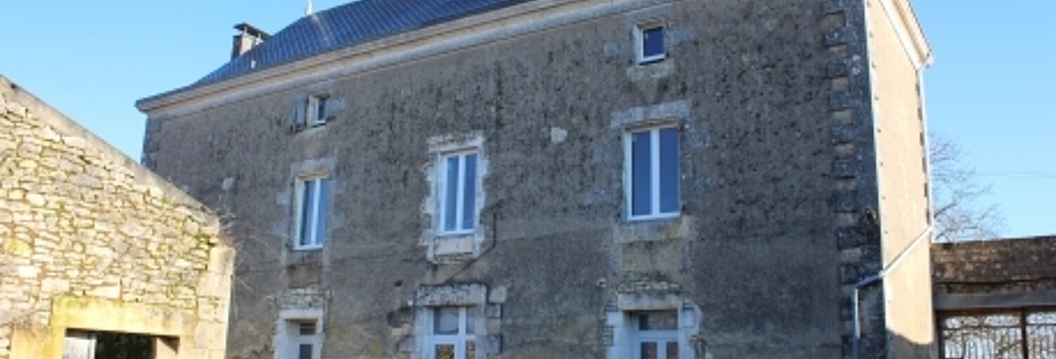 Maison 10 Pièces 300 m² à vendre à Agris (16110)