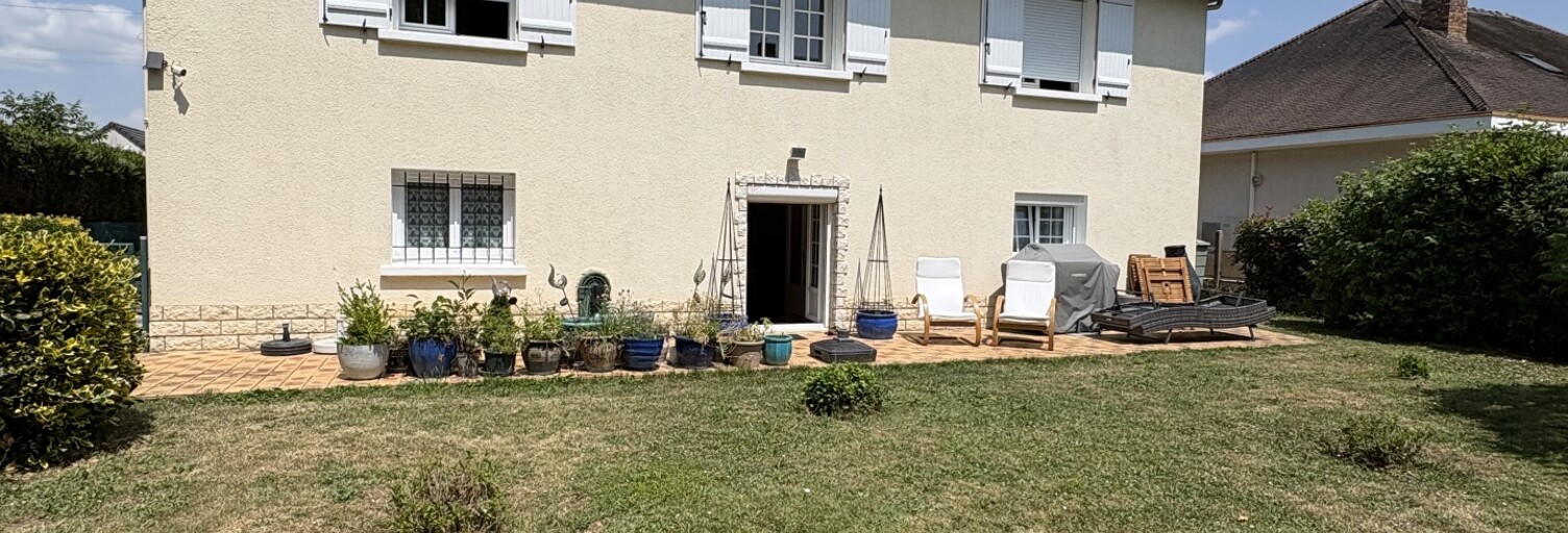 Maison 6 Pièces 141 m² à vendre à Levet (18340)