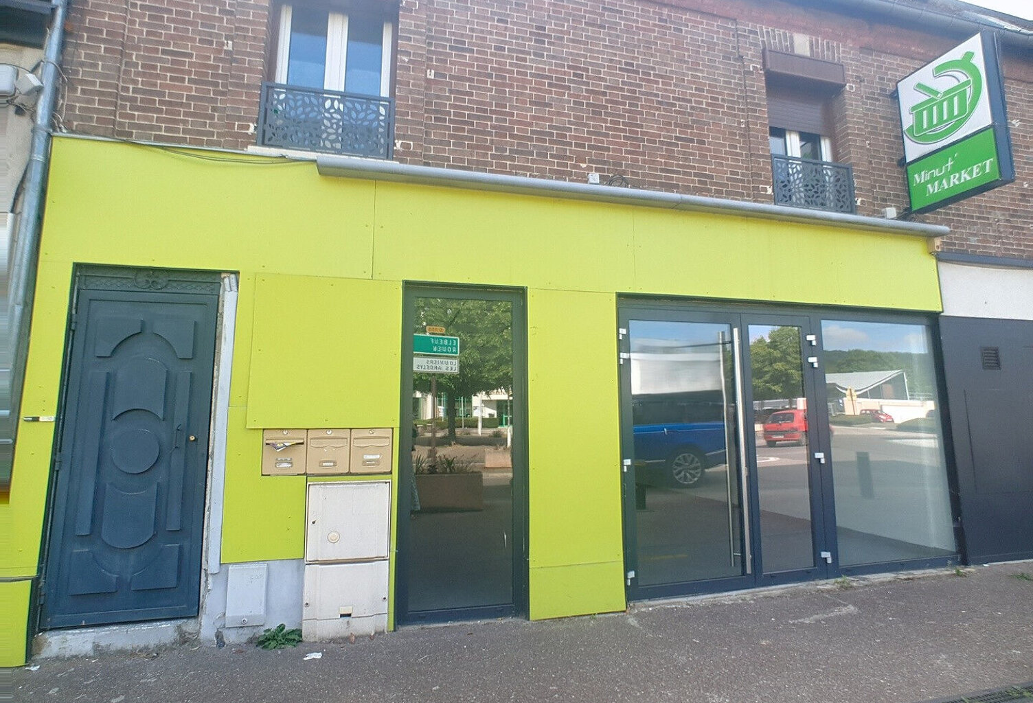Local commercial Gravigny 2 pièce(s) 147 m2 — photo 1
