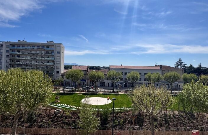 APPARTEMENT ROMANS SUR ISERE — photo 2
