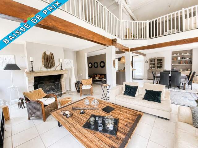 Maison de caractère en pierre 280 m² terrain de 4 hectares — photo du bien