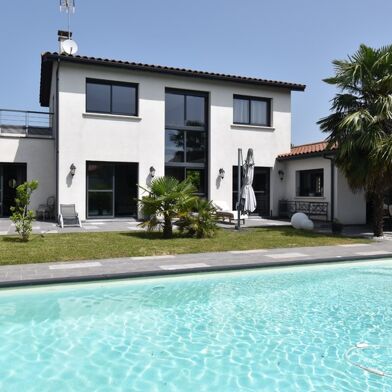 Maison 7 pièces 740000 €