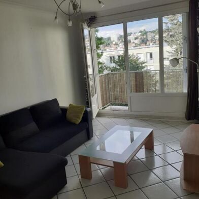 Appartement 3 pièces 700 €