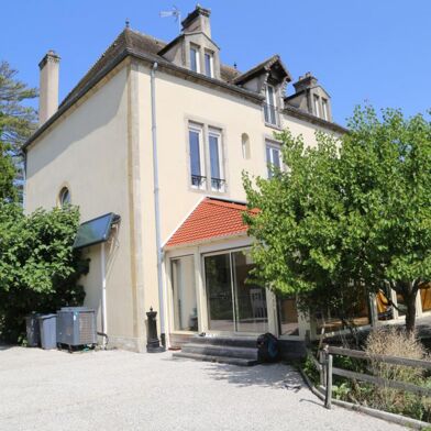 Maison 9 pièces 592000 €