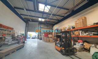 Local industriel  1043 m² à louer à Chelles (77500)