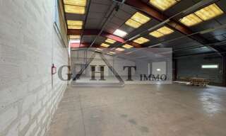 Local industriel  2580 m² à louer à Verneuil-l'Étang (77390)