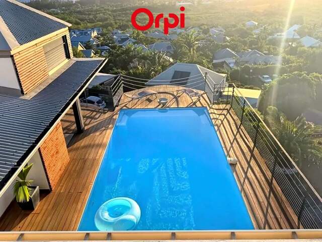 ORPI - SAINT GILLES LES BAINS Villa 200 m² — photo du bien
