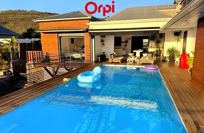 ORPI - SAINT GILLES LES BAINS Villa 200 m² — photo 2