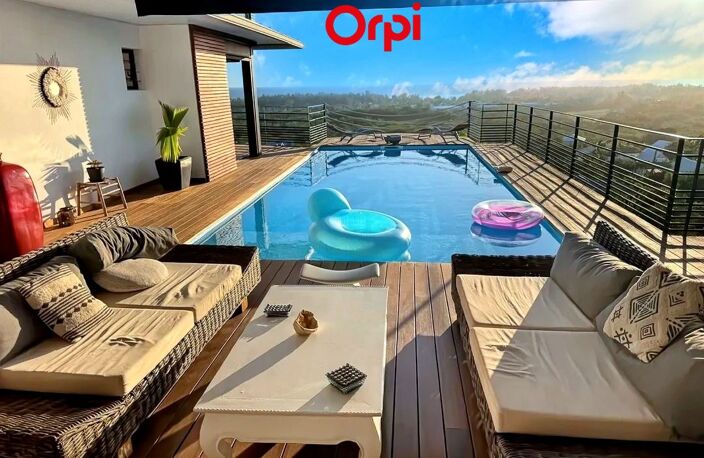 ORPI - SAINT GILLES LES BAINS Villa 200 m² — photo 3