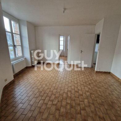 Appartement 5 pièces 570 €