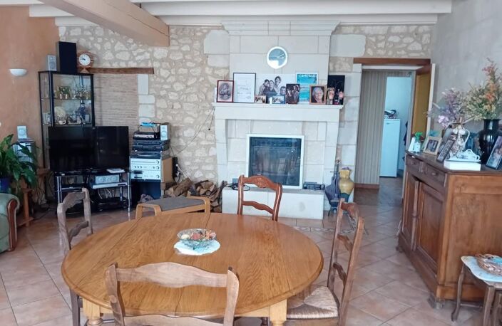 Maison à Vendre de 238 M²  avec garage, bureau, atelier et local (+430 m²) — photo 3