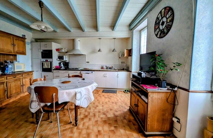 Maison à Vendre de 238 M²  avec garage, bureau, atelier et local (+430 m²) — photo 4