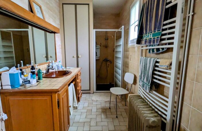 Maison à Vendre de 238 M²  avec garage, bureau, atelier et local (+430 m²) — photo 5